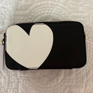Crossbody bag with heart